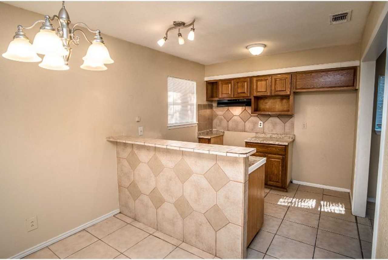 6916 Shady Grove Dr - Photo 5 of 18