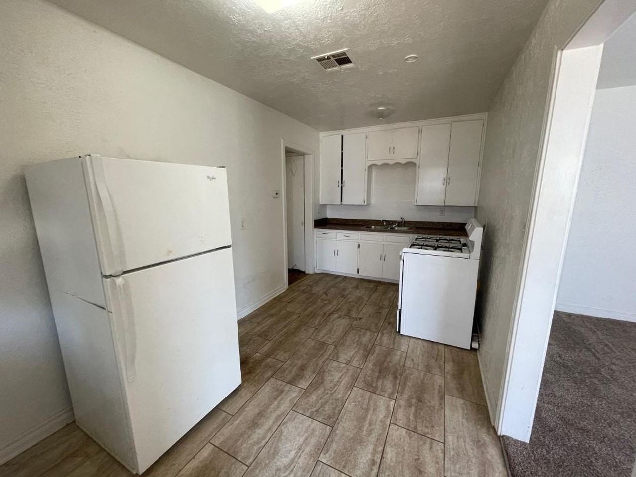 1025 Arkansas St - Photo 4 of 11