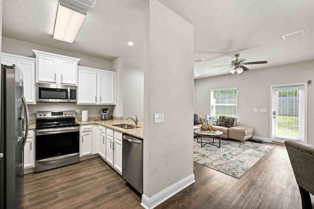 25806 Pollard Rd - Photo 5 of 34