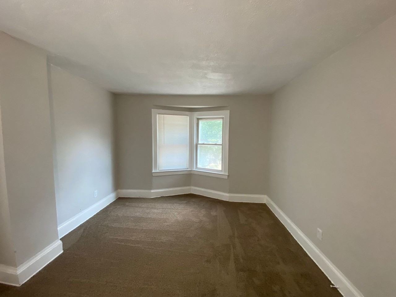 10721 Columbia Ave - Photo 6 of 23