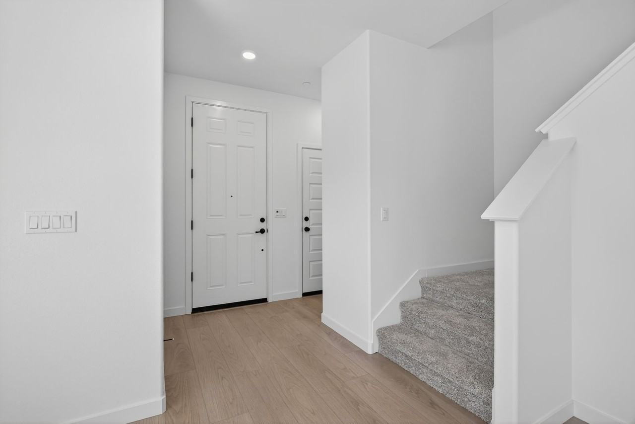 7240 Wakeby Way - Photo 7 of 48