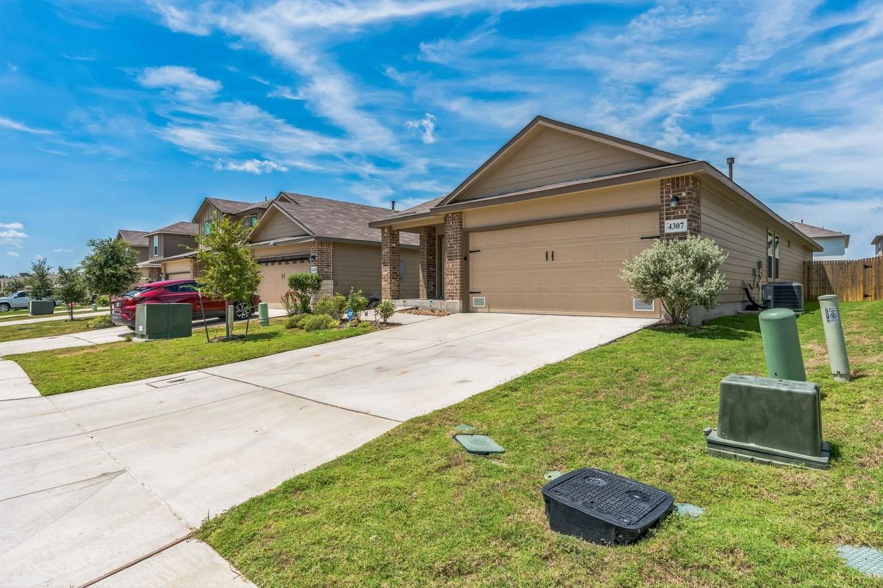 4307 Lake Ritter St - Photo 2 of 20