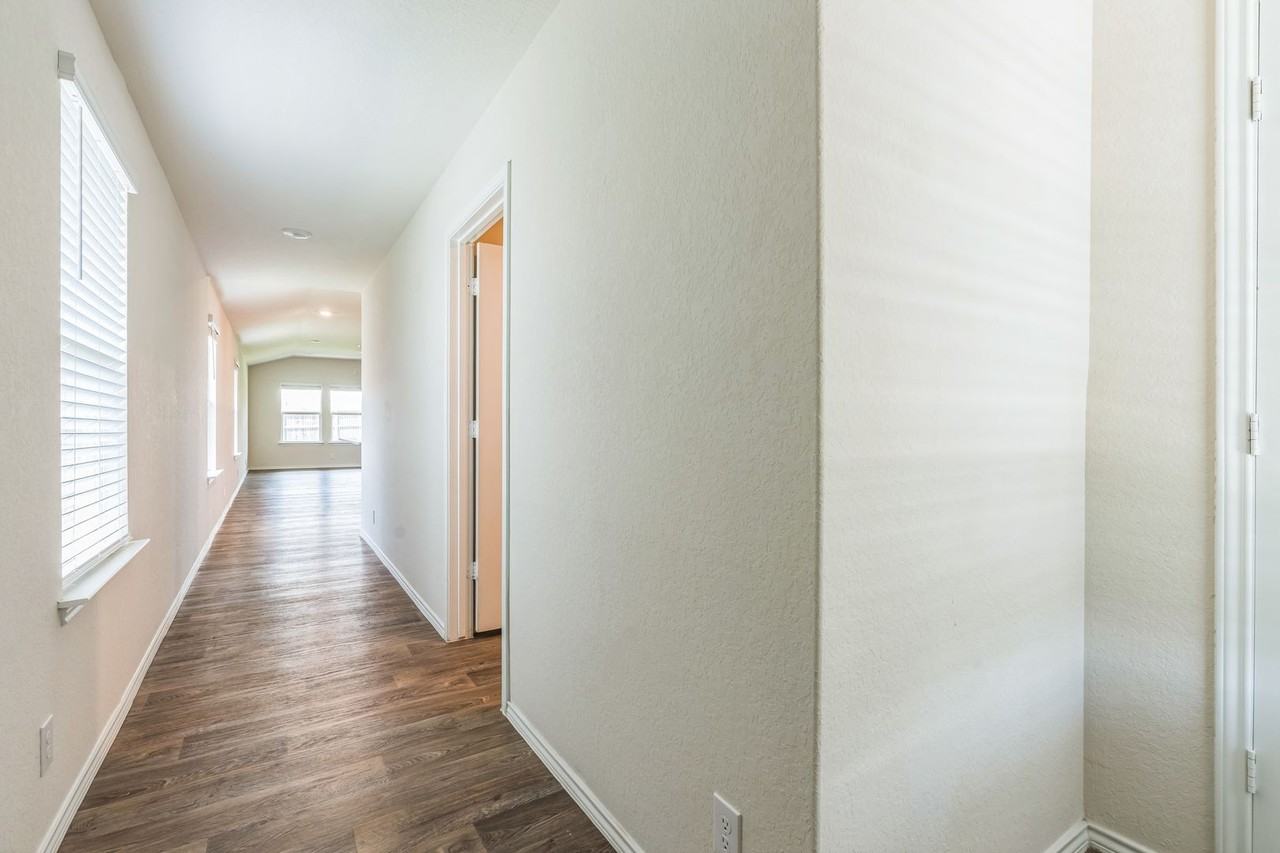 4307 Lake Ritter St - Photo 3 of 20