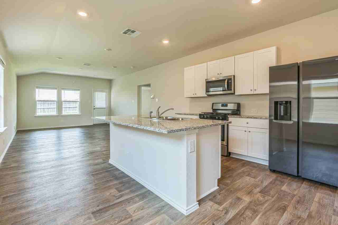 4307 Lake Ritter St - Photo 7 of 20