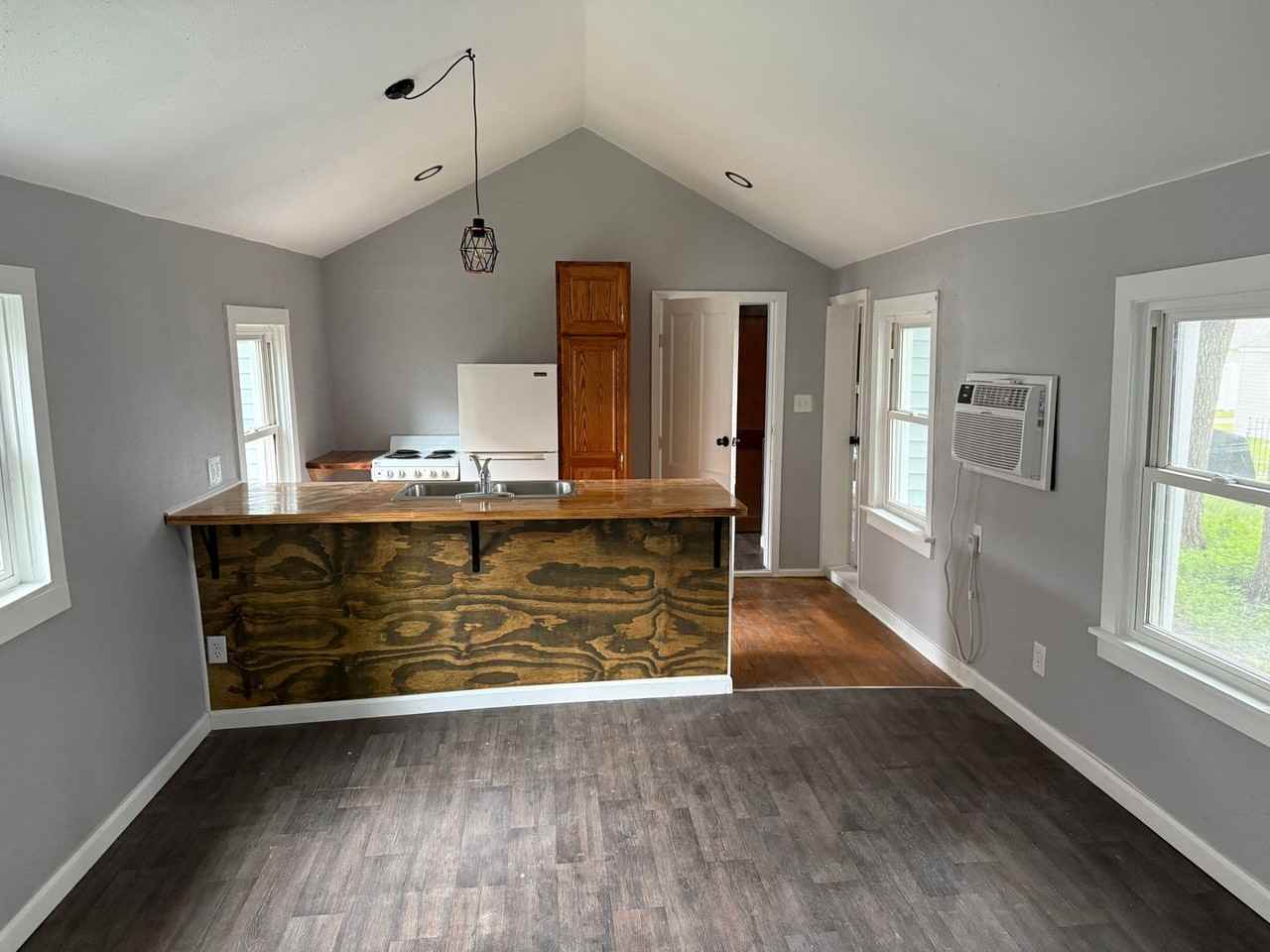 2020 20th St S - Photo 2 of 9