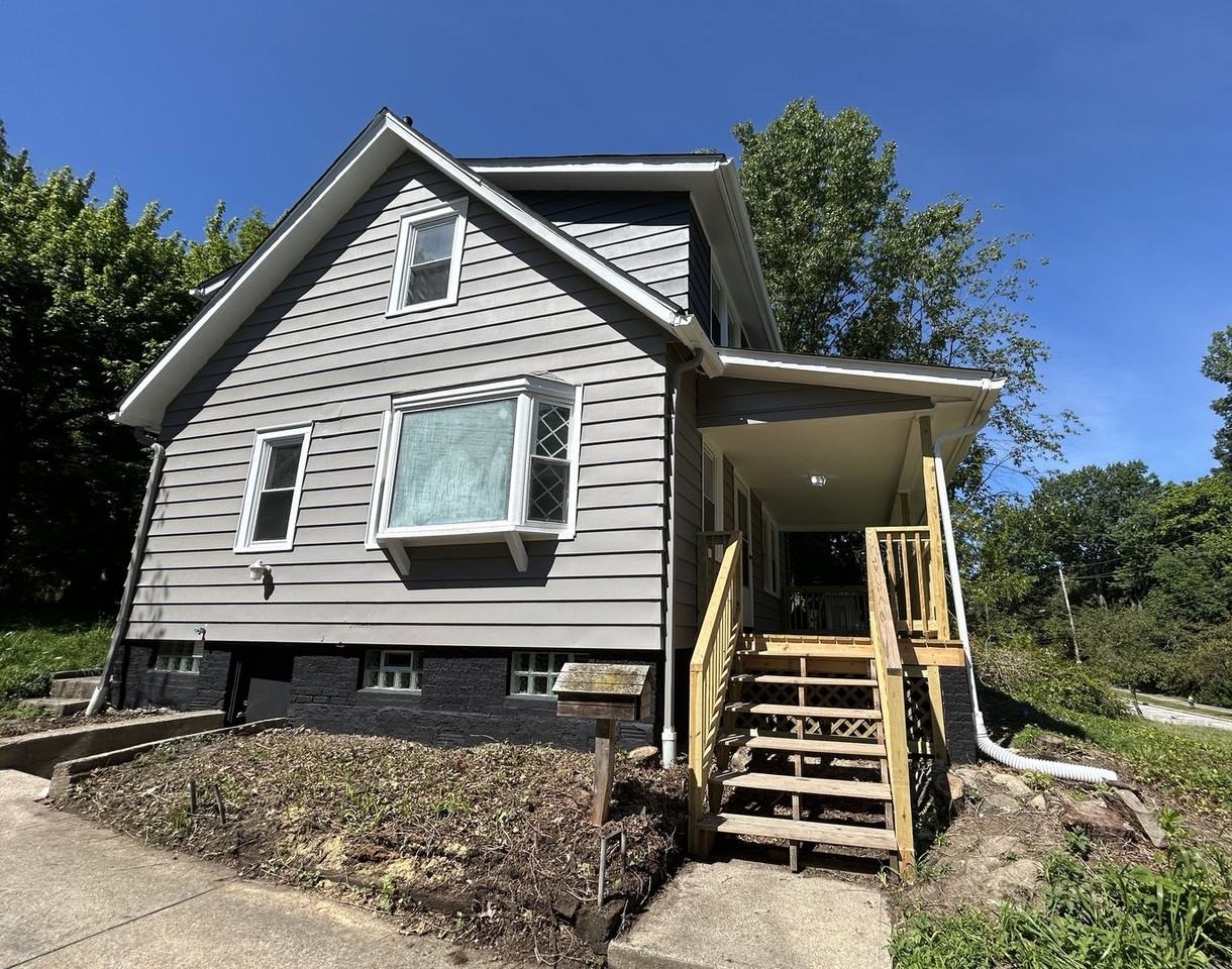 4528 Rainbow Rd - Photo 3 of 50