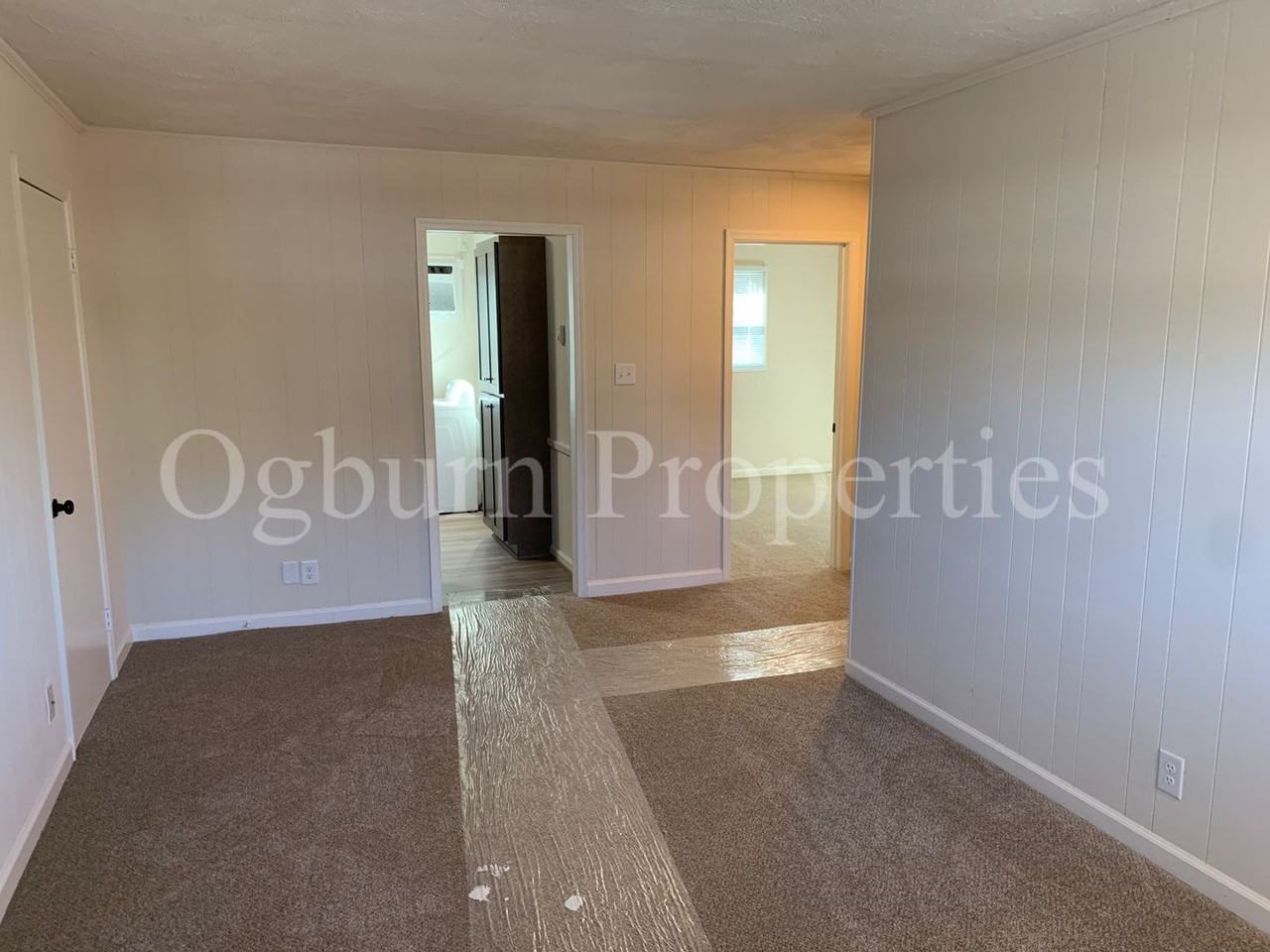 219 Mayberry Ave Apt C - Photo 2 of 9