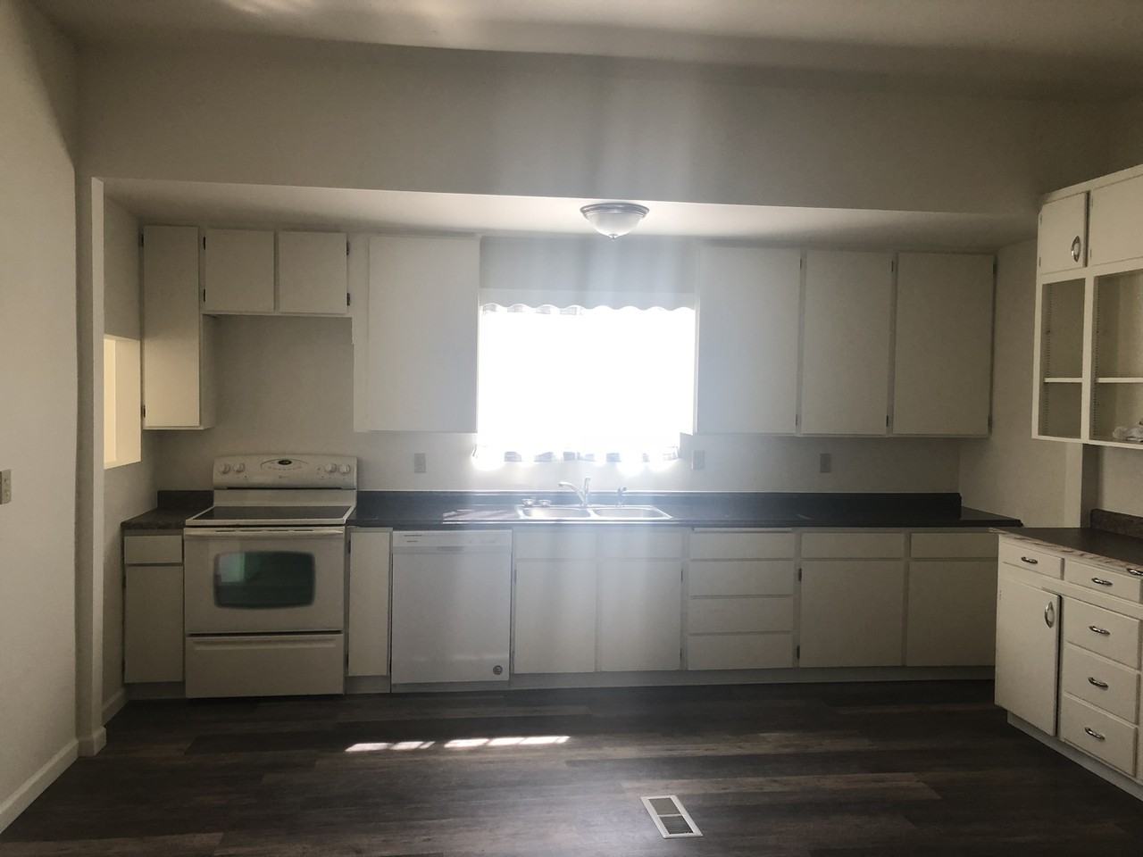 235 Mcauliff Ave - Photo 6 of 22