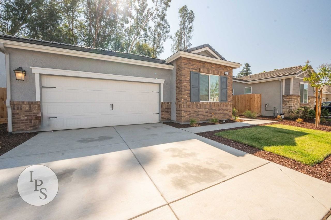 1457 Las Rosas Ave - Photo 2 of 28
