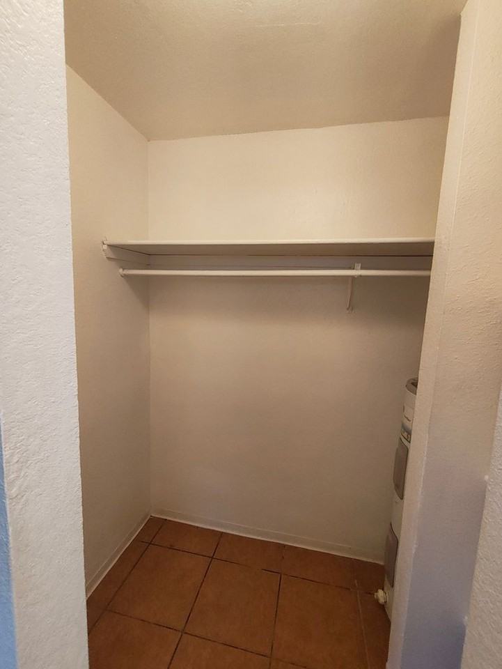 3131 E Fairmount St #B - Photo 2 of 7