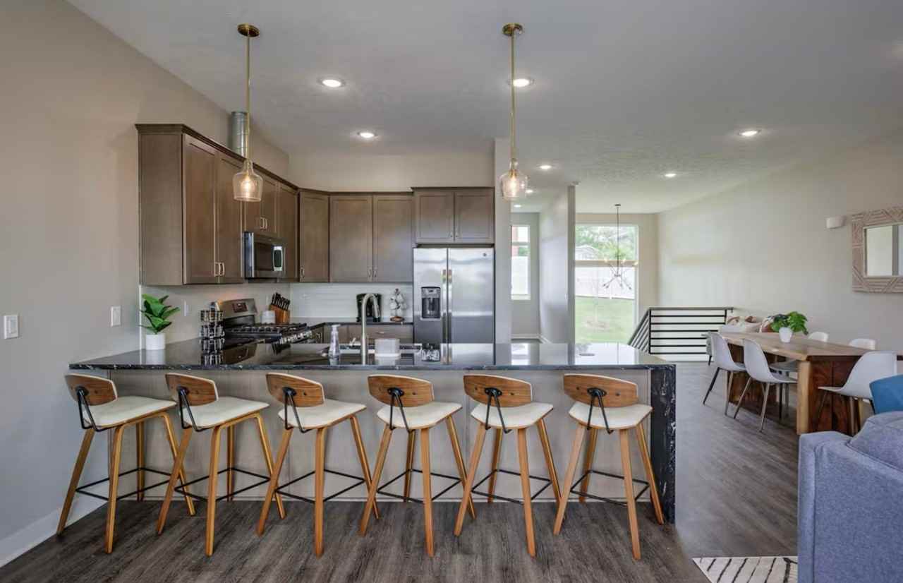 630 N 46th St - Photo 5 of 48