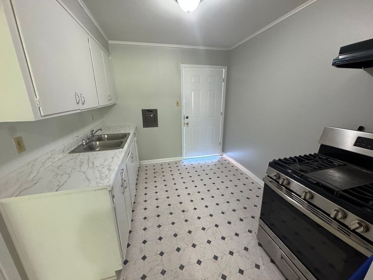 2954 Anna St - Photo 3 of 6