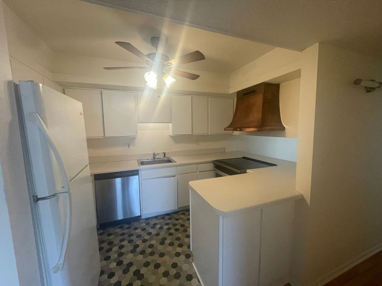 6588 Poplar Woods Cir S - Photo 7 of 21