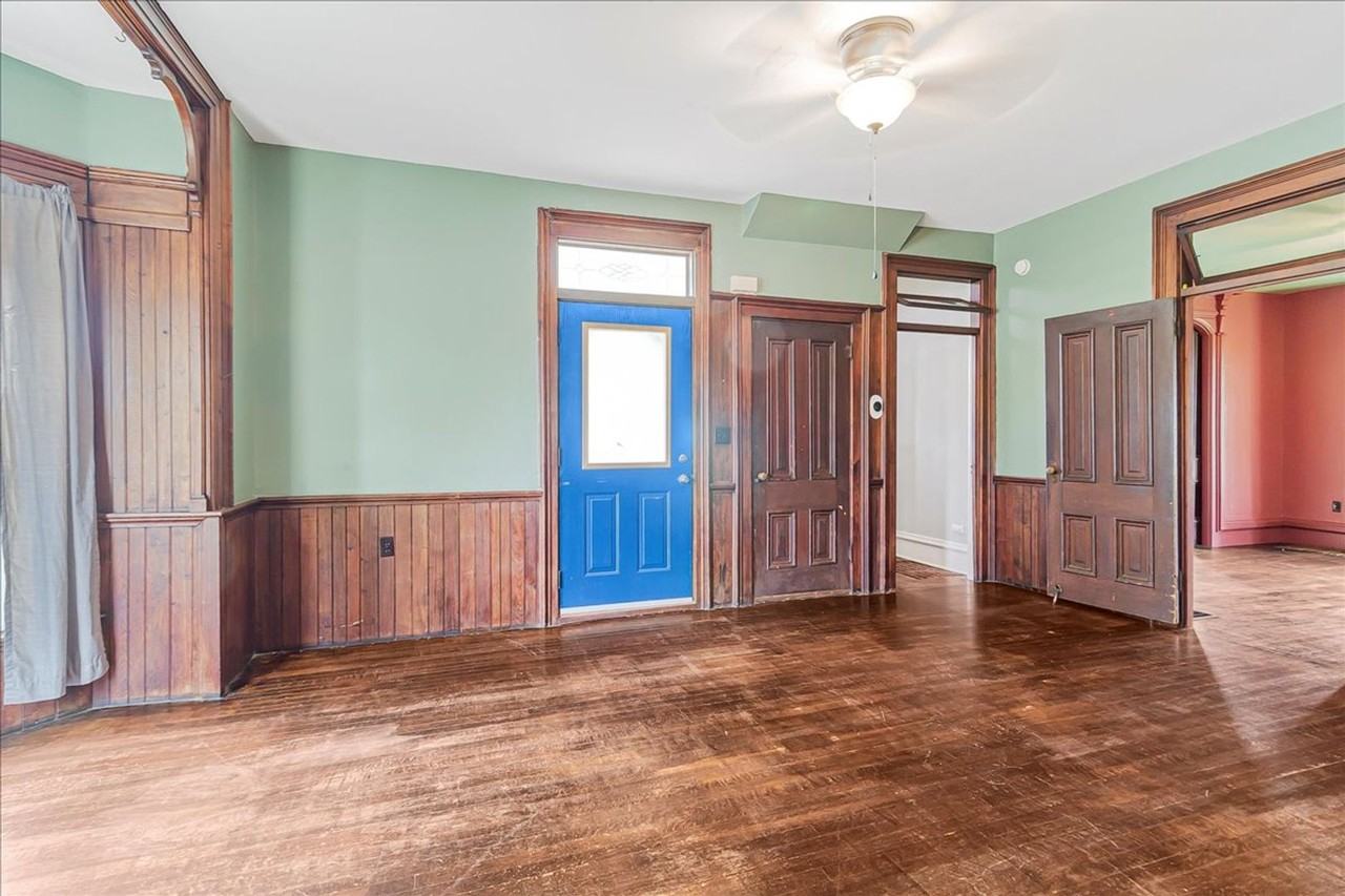 1057 Ne 75 - Photo 3 of 26