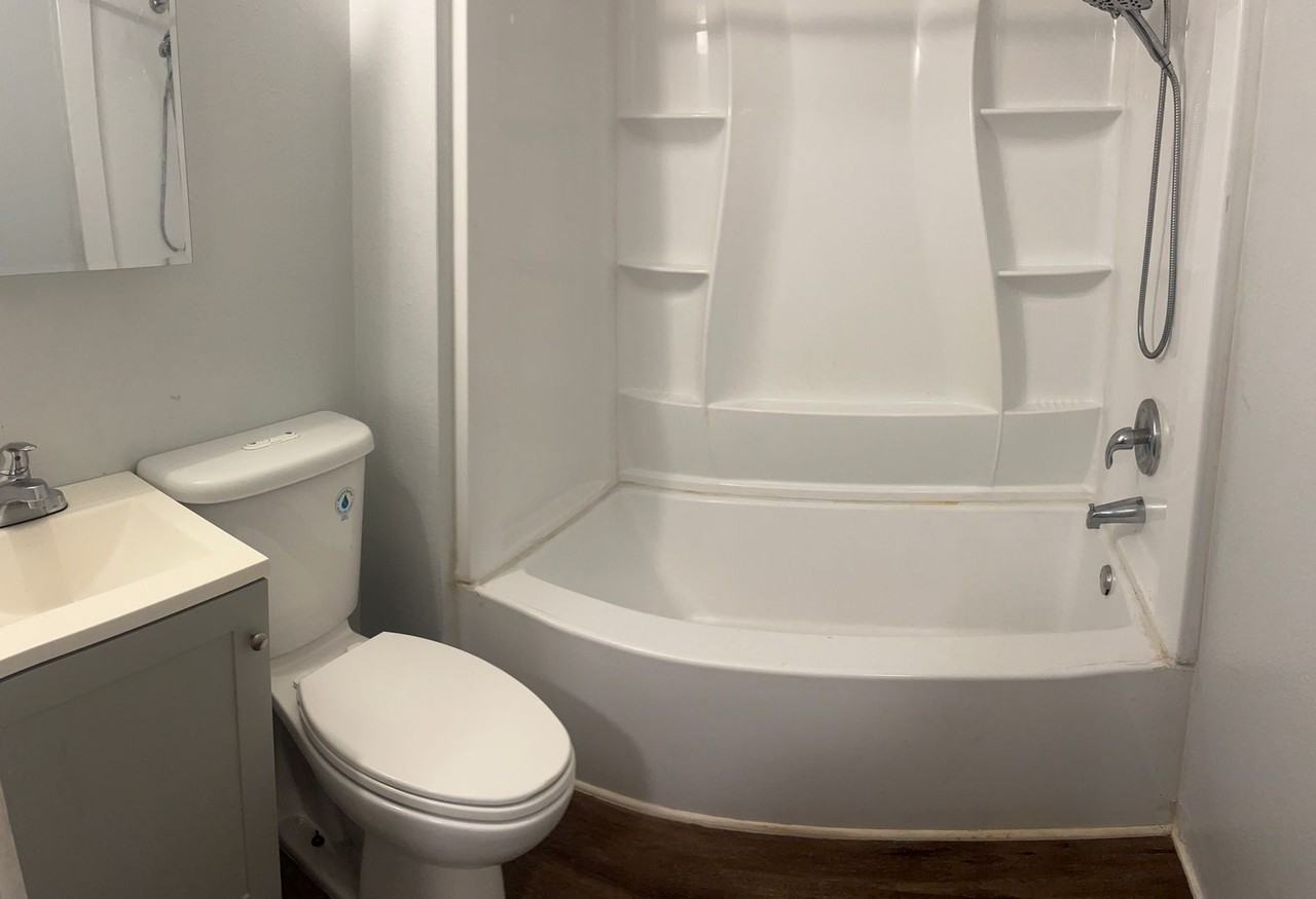 1127A S Ridgewood Ave #A - Photo 4 of 11