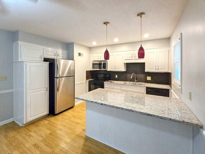 5200 Sterling Ave - Photo 2 of 25