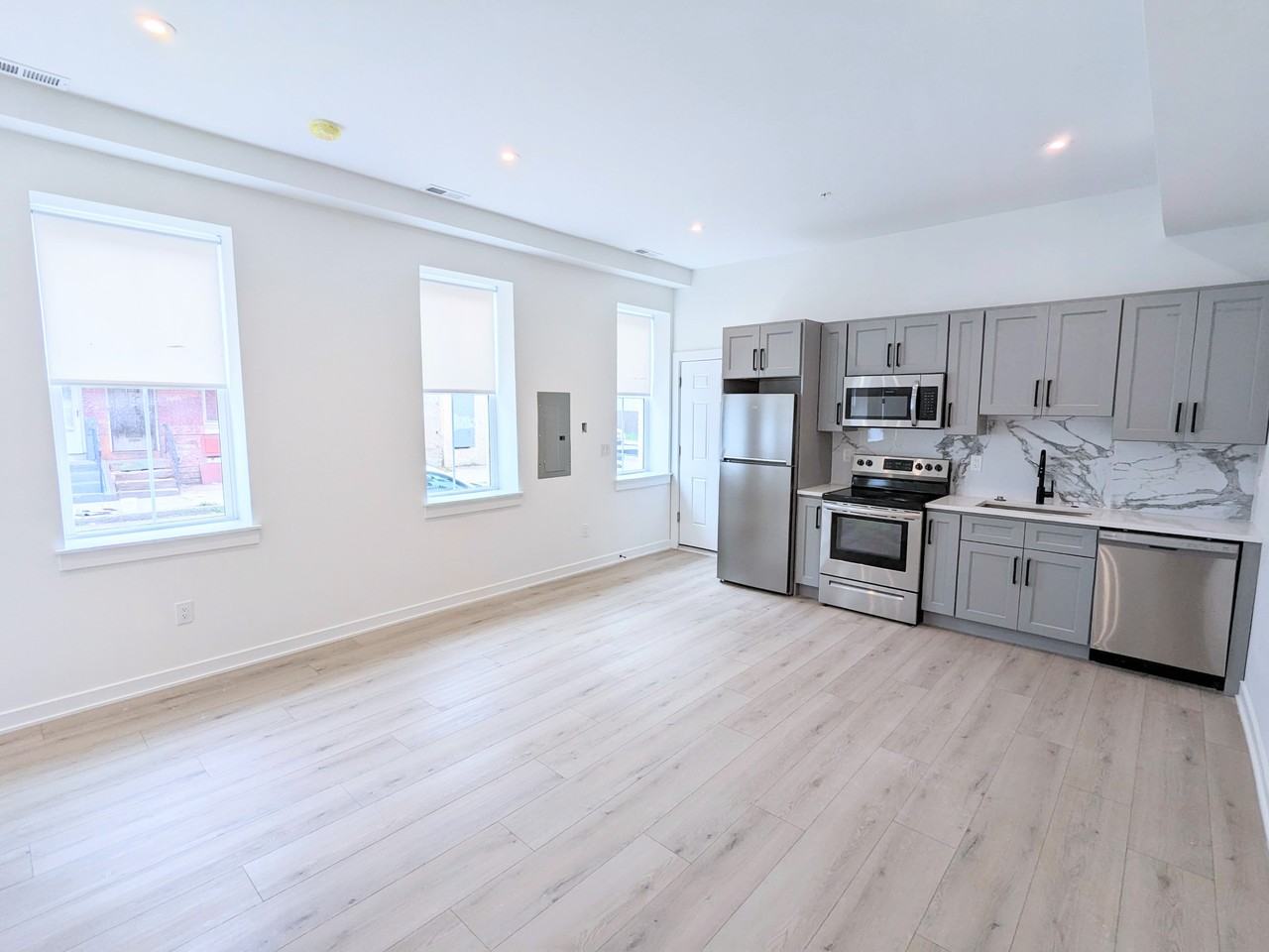 2601 W Oxford St #1 - Photo 4 of 11