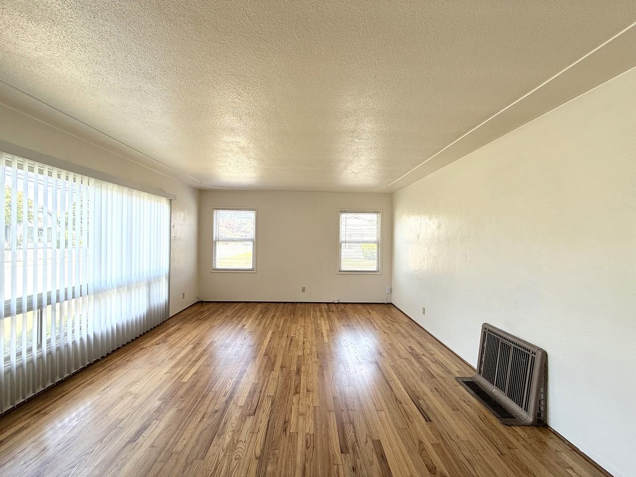 1116 Henderson St #1116 - Photo 2 of 20