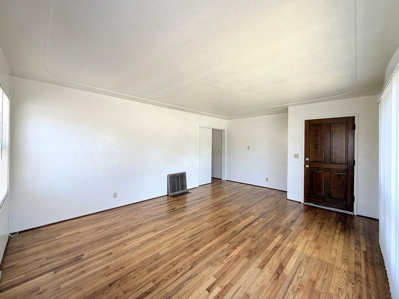 1116 Henderson St #1116 - Photo 3 of 20