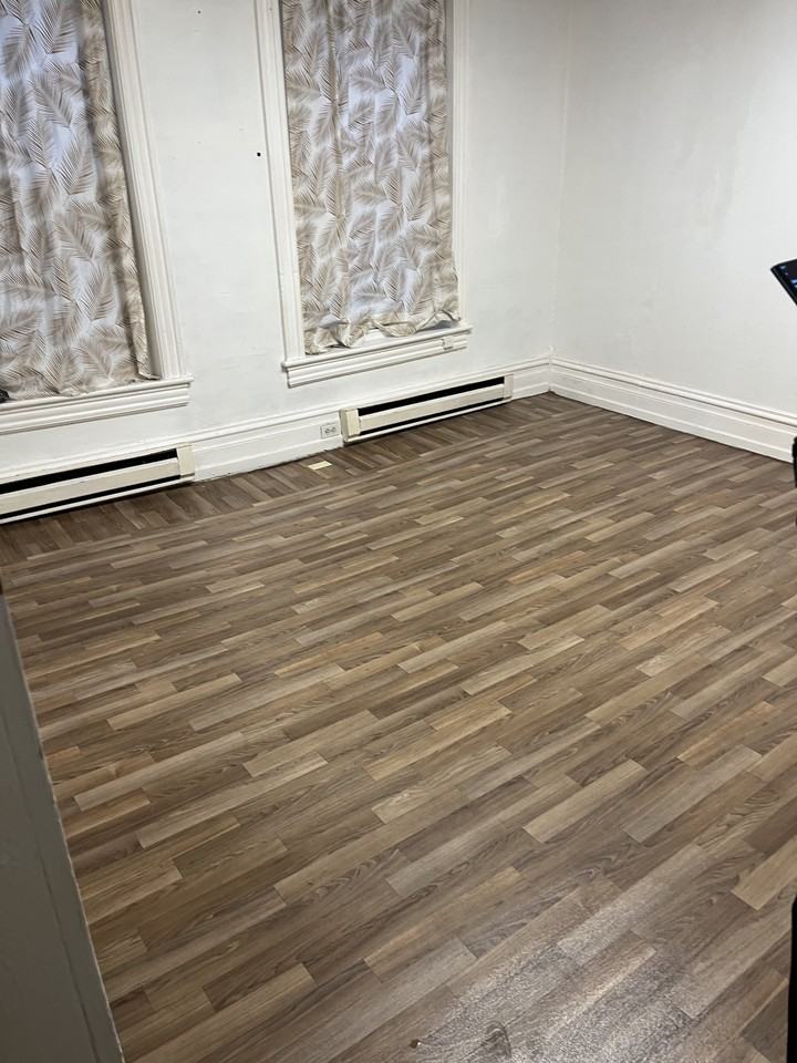 1611 W Allen St #1 - Photo 2 of 4