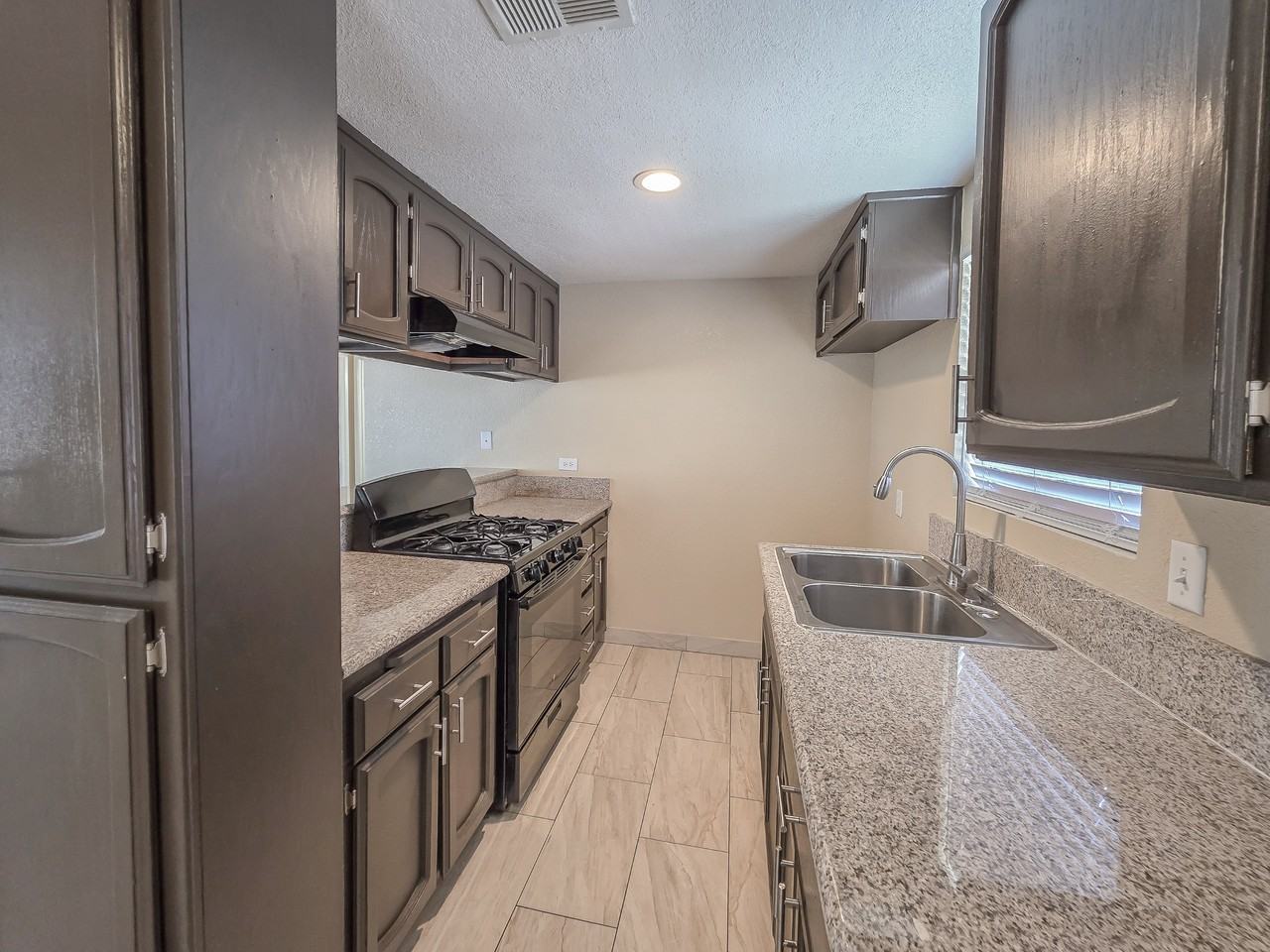 2704 Villalovos Ct #4 - Photo 7 of 15