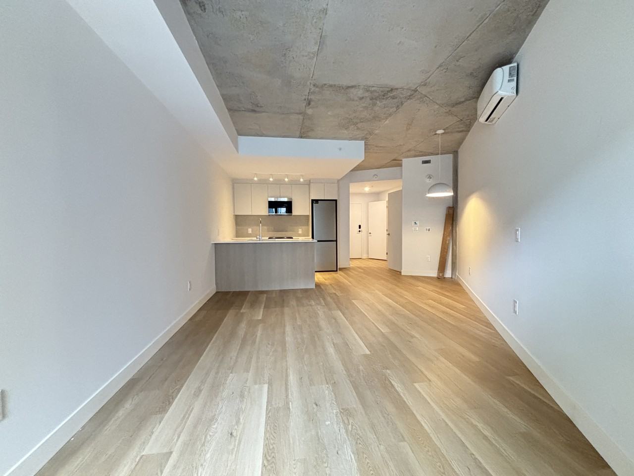 2600 Boul Cavendish - Photo 2 of 20