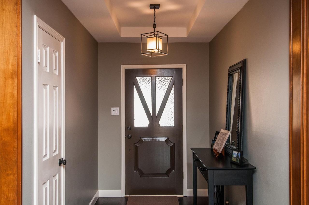 2947 Southridge Dr #NA - Photo 3 of 14