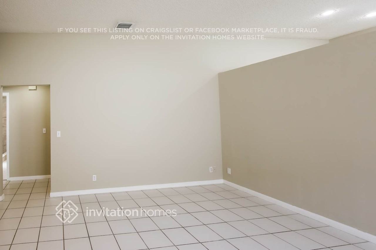 18351 Nw 8th St - Photo 3 of 17