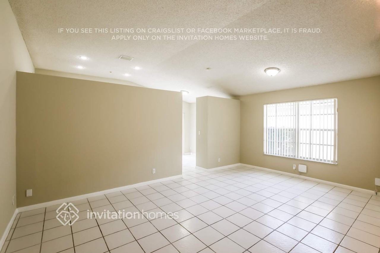 18351 Nw 8th St - Photo 4 of 17