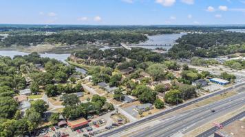 featured image of 6100 Arlington Expy