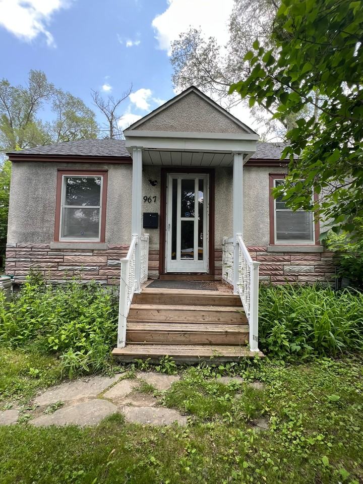 967 Merivale Road, 2 Bedroom Heritage Home! - Photo 2 of 35