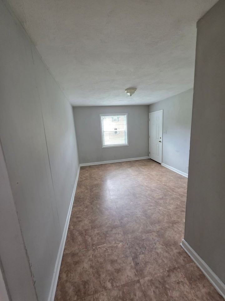 603 West 23rd Street #A - Photo 4 of 9