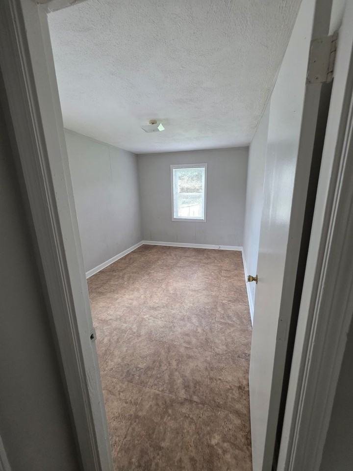 603 West 23rd Street #A - Photo 5 of 9