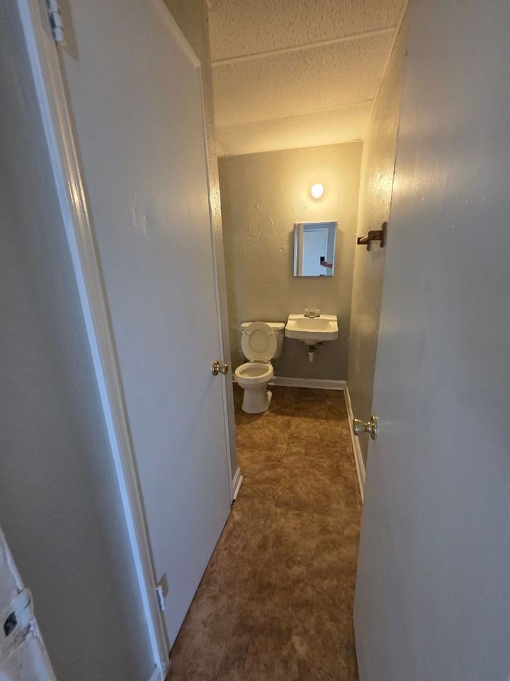 603 West 23rd Street #A - Photo 7 of 9