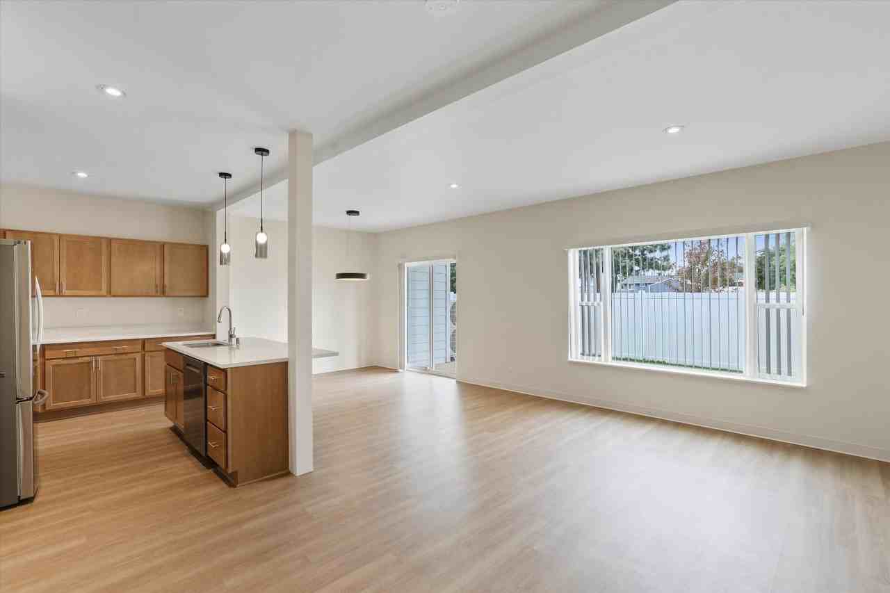 4107 E 28th Ave - Photo 4 of 10