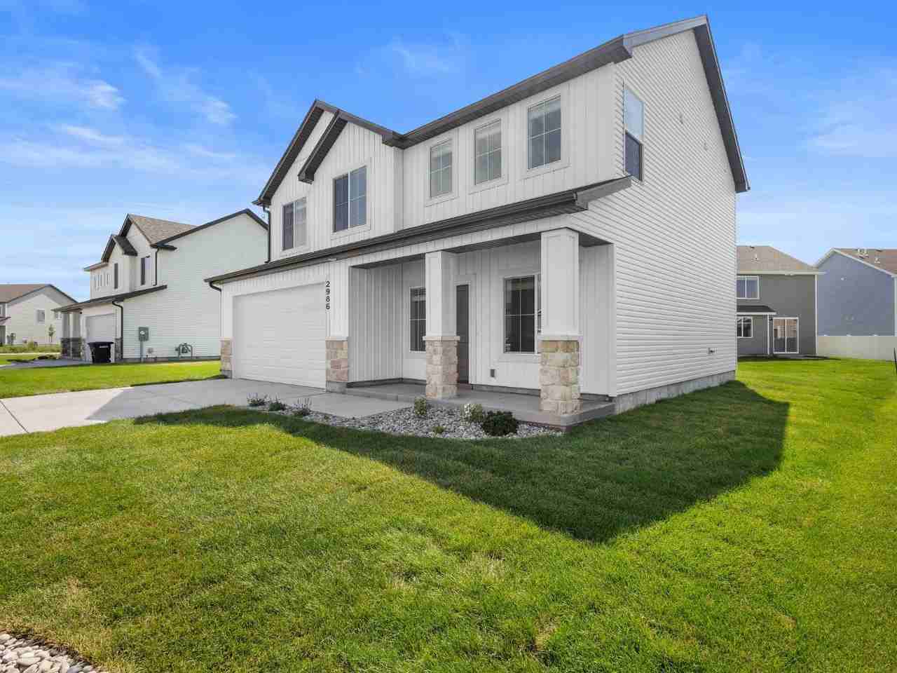 2986 Sydney Dr - Photo 3 of 20