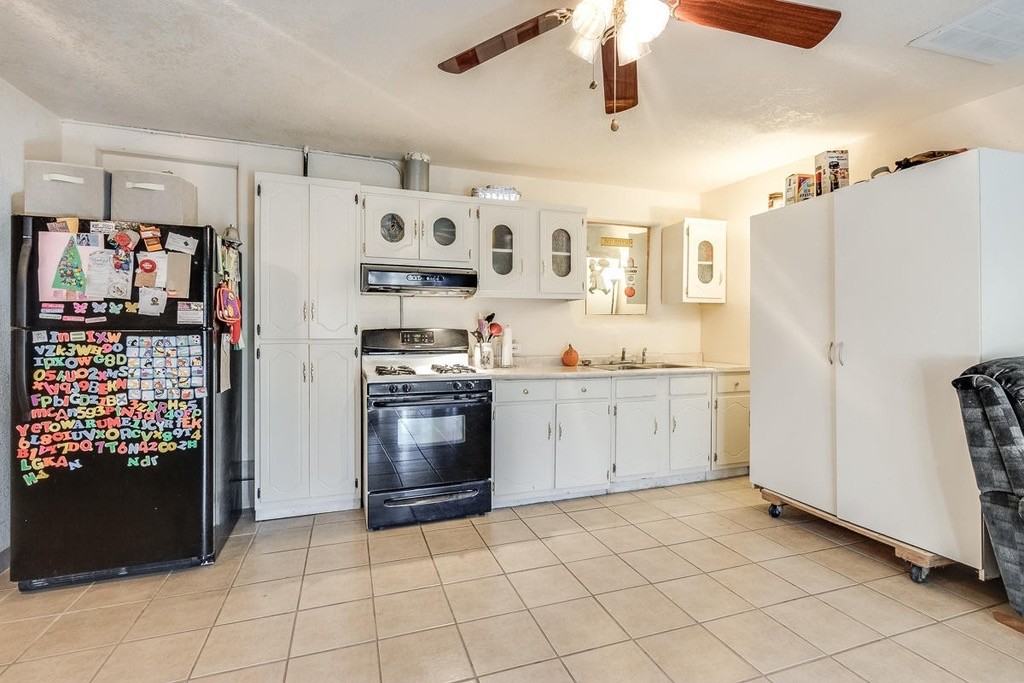 5977 Montoya Dr - Photo 4 of 10