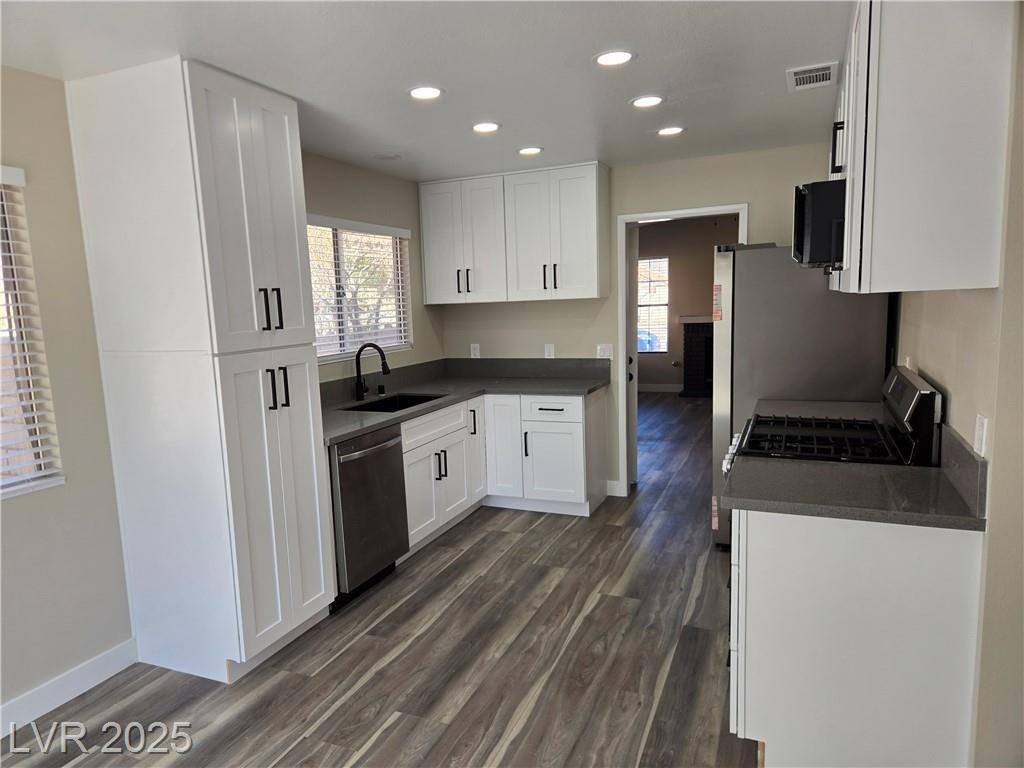 4719 Cosley Dr - Photo 3 of 4