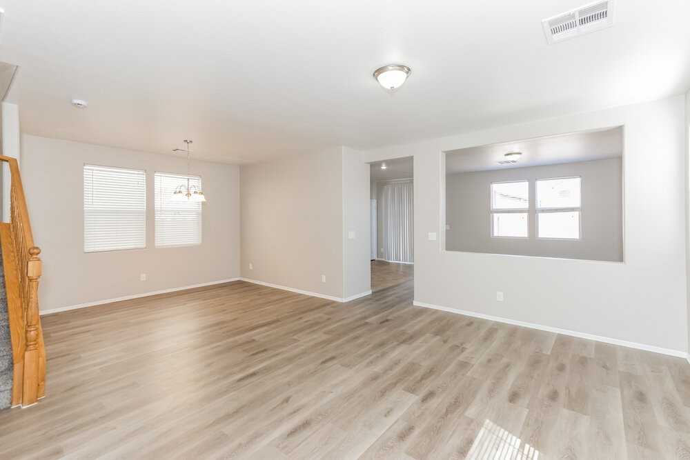 70 Glen Park Ave - Photo 6 of 17