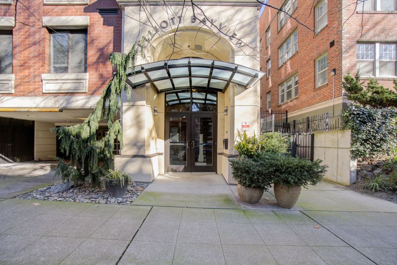 Elliott Bayview - Photo 2 of 42