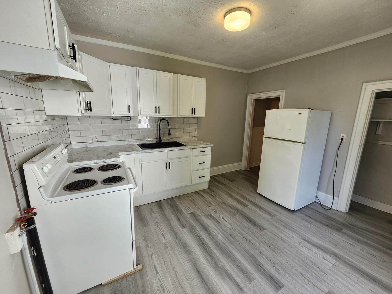 182 Duke St W #182B - Photo 2 of 16