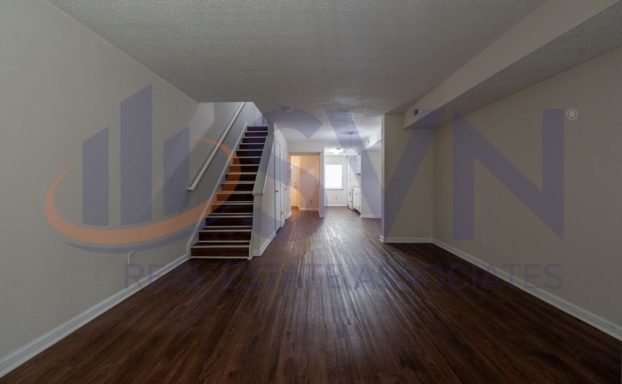 221 Schultz St - Photo 2 of 10