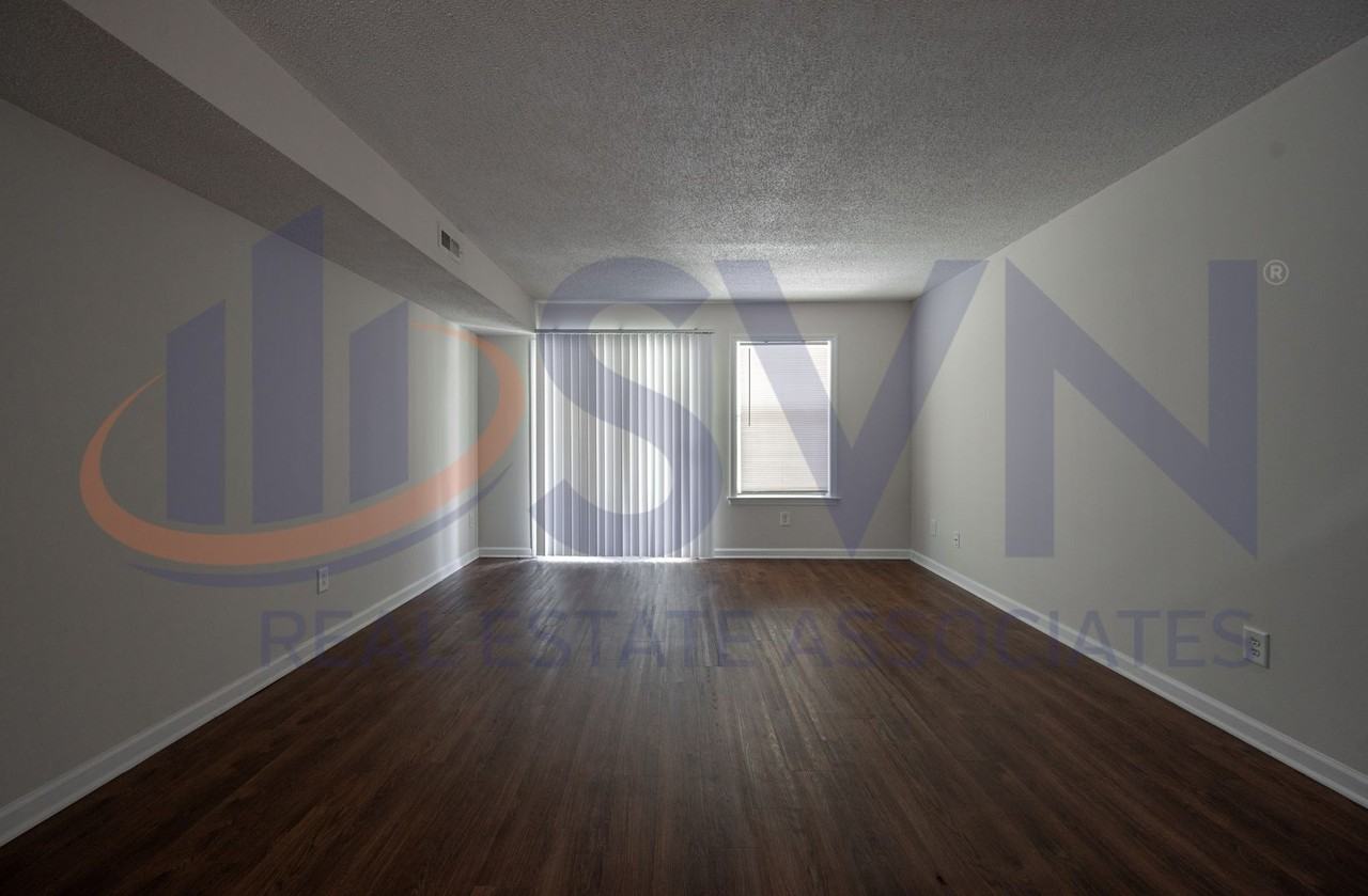 221 Schultz St - Photo 4 of 10