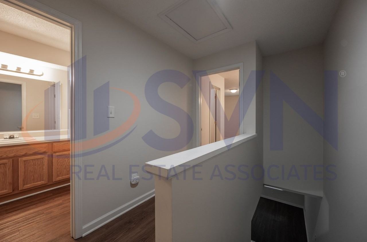 221 Schultz St - Photo 5 of 10