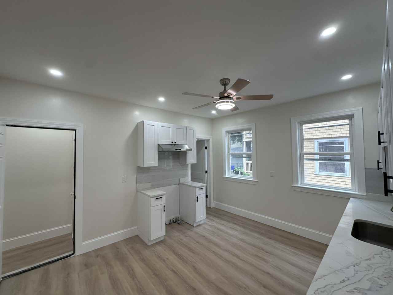 119 Glenway St - Photo 2 of 20