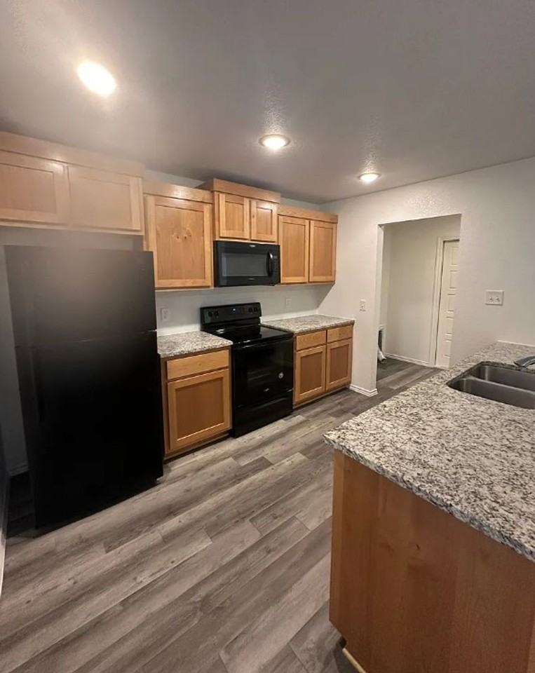 3207 Stonewall Dr #B - Photo 2 of 13