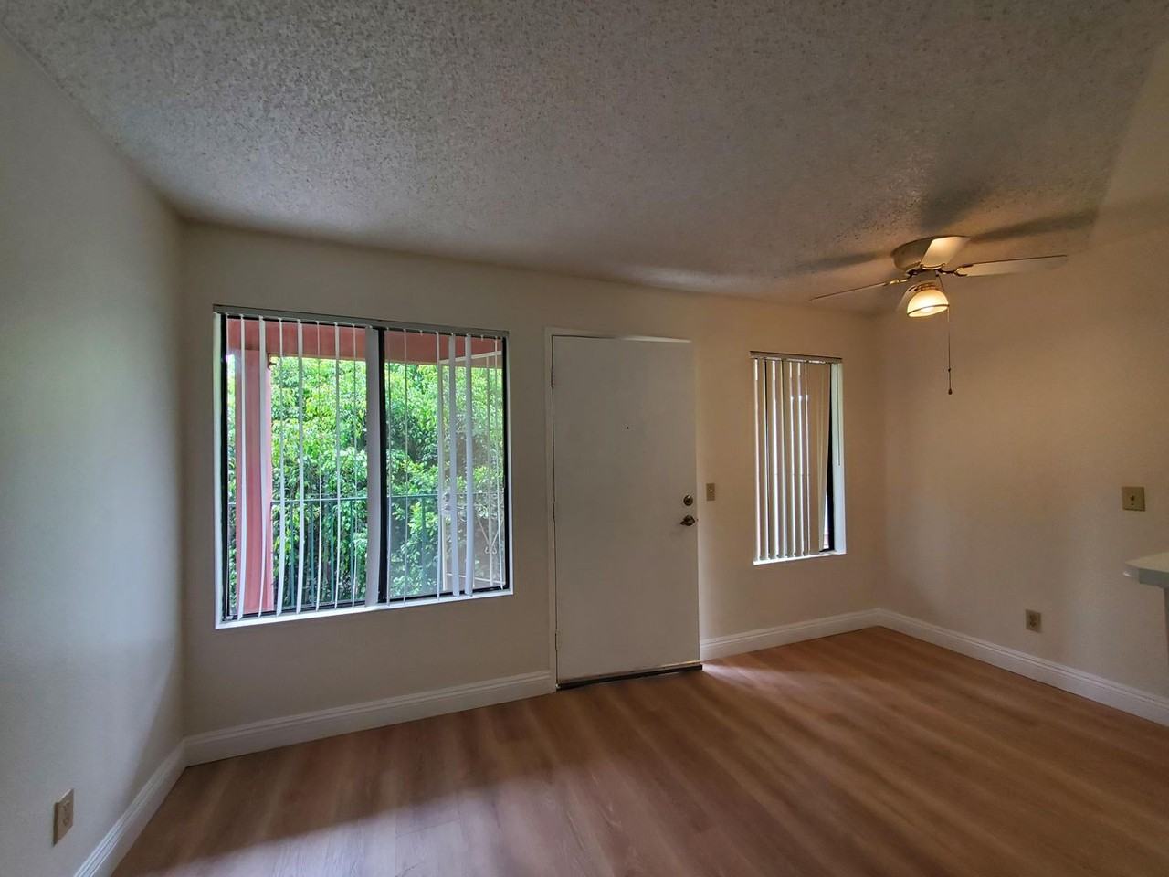 Santa Fe Manor - Photo 5 of 16