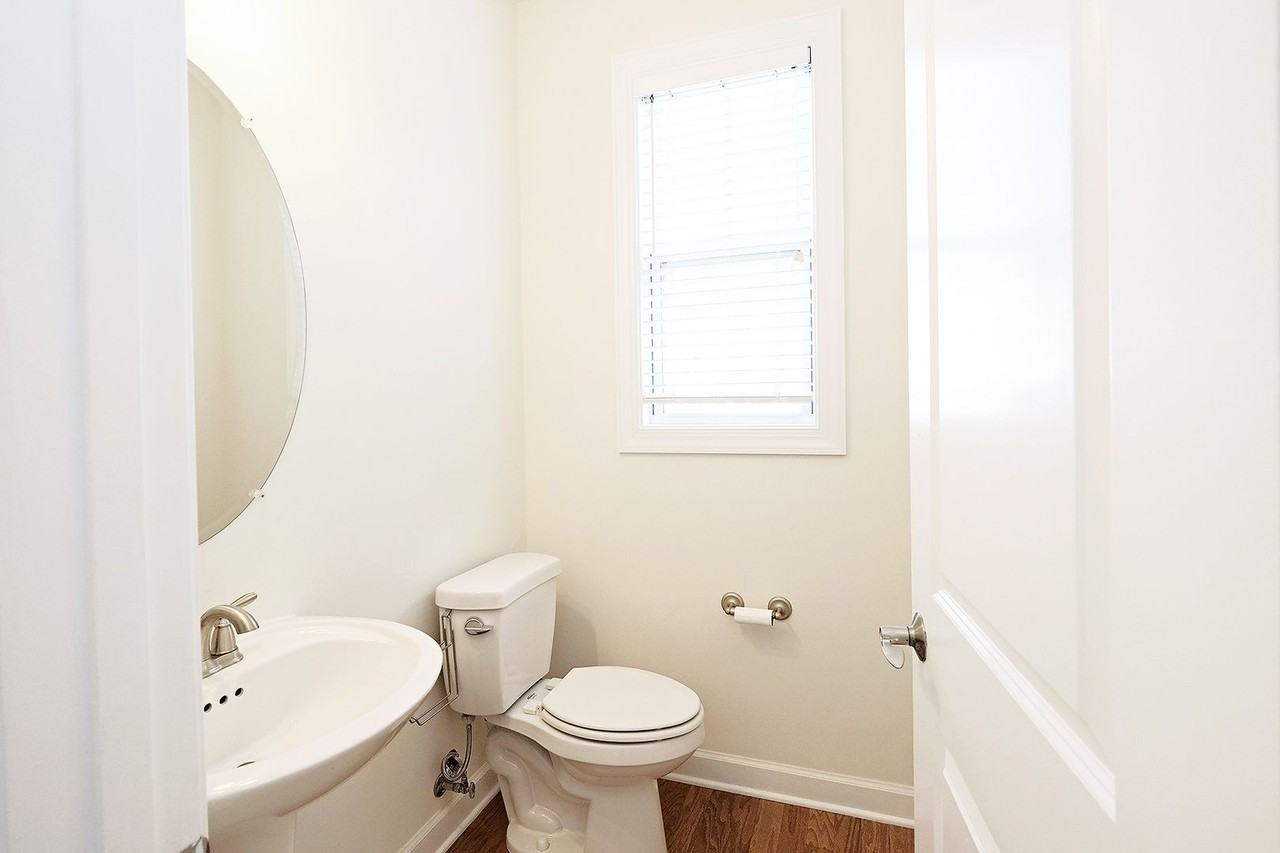 2135 Saranac Ct - Photo 6 of 19