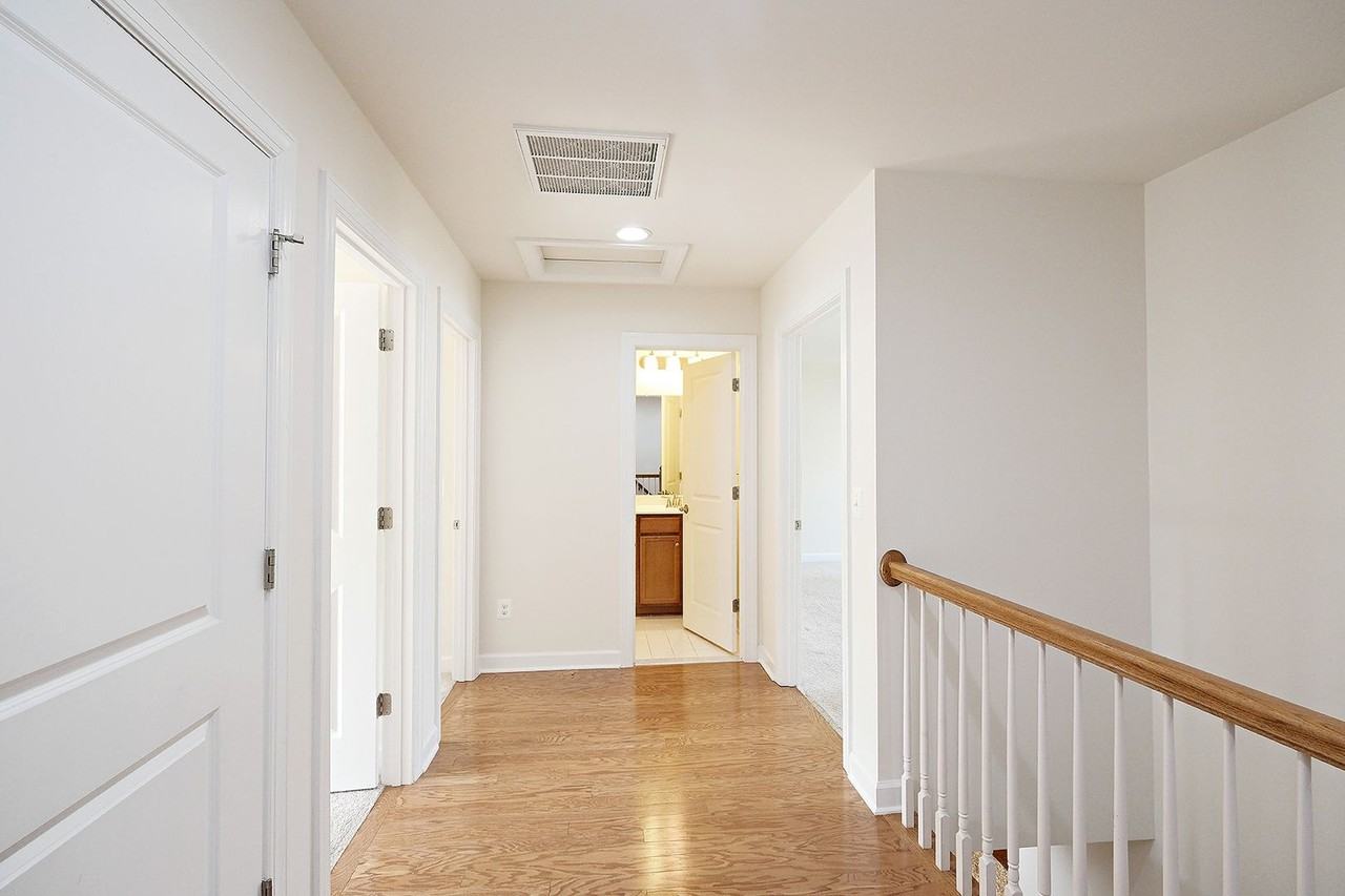 2135 Saranac Ct - Photo 7 of 19