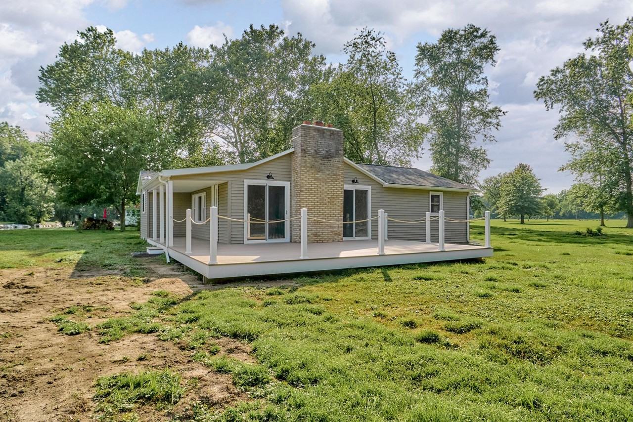 1437 Cockleys Meadow Dr - Photo 2 of 38